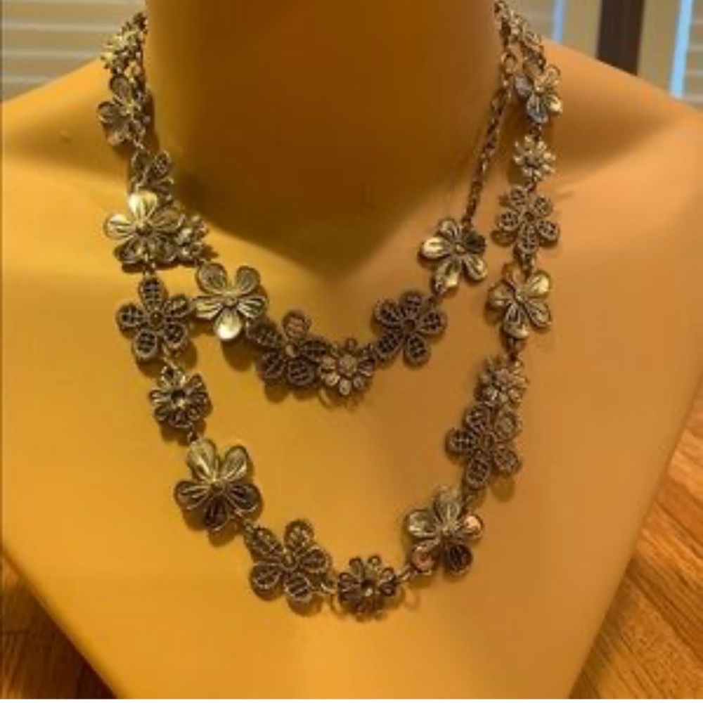 Premier Designs Daisy Flower Chain Necklace Long Silver Tone Rhinestone